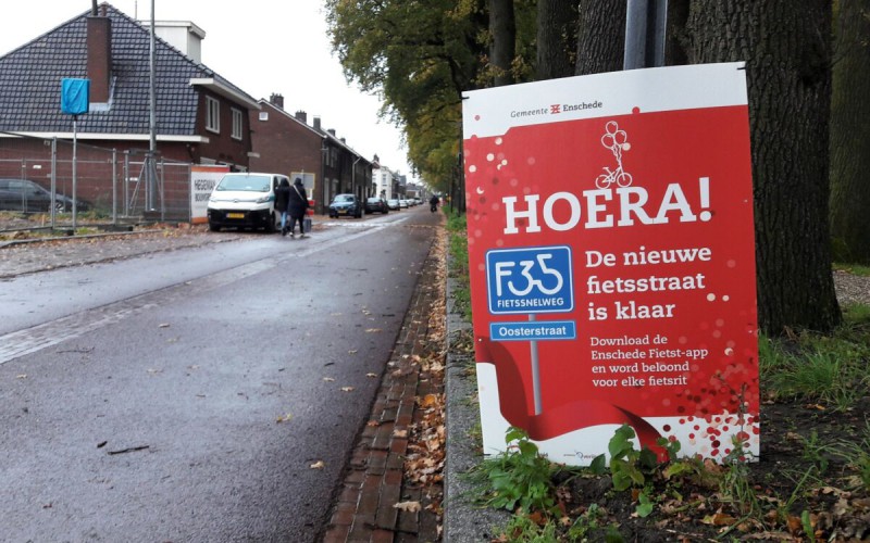 De vernieuwde Oosterstraat is een fietsstraat geworden..jpg