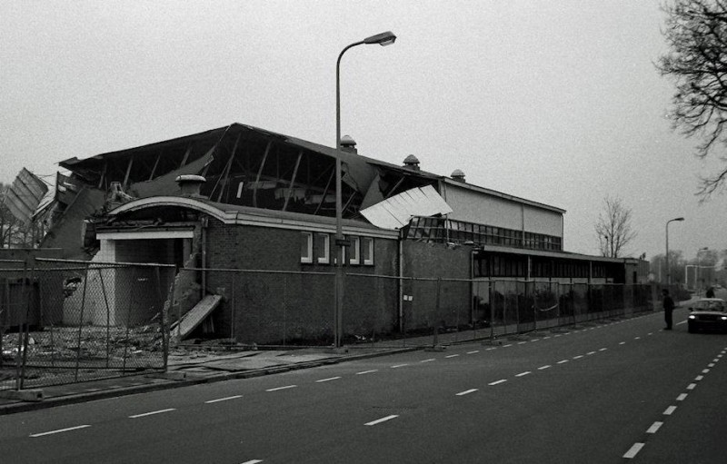 J.J. van Deinselaan afbraak overdekte zwembad Diekman.jpg