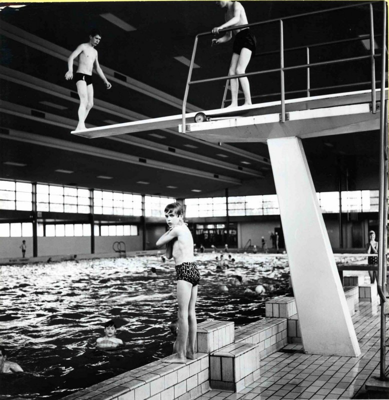 J.J. van Deinselaan Interieur overdekt zwembad het Diekman 1960.jpg