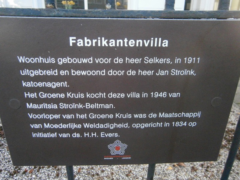 Hengelosestraat 46 vm woonhuis Fam Stroink monumentenbord nr. 25.JPG