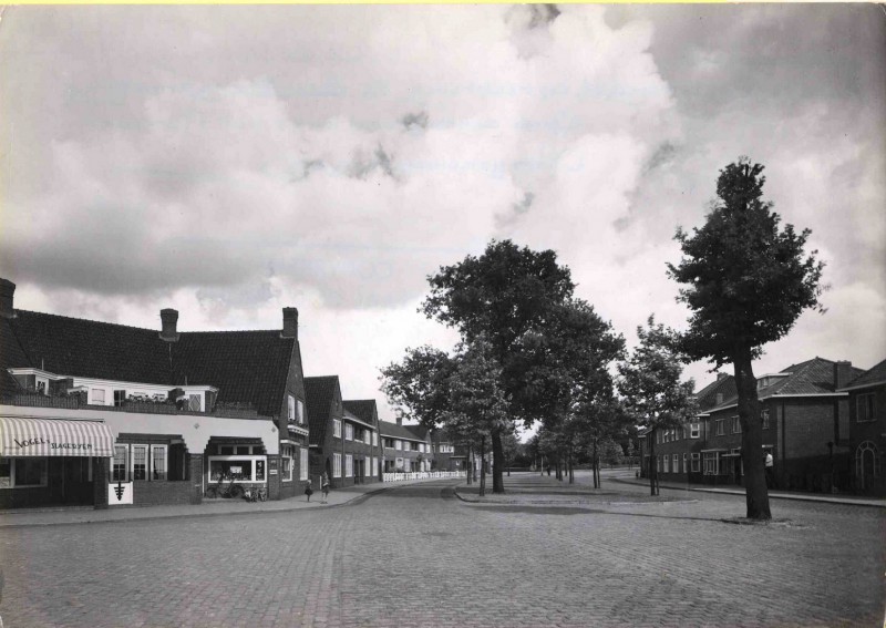 Laaressingel 125 vanaf Asterstraat richting Edo Bergsmabrug 1939.jpg