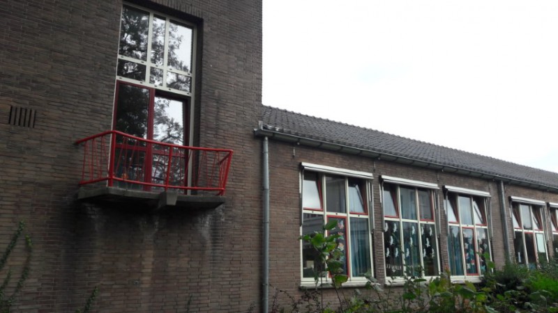 school naast Suikerpaleis.jpg