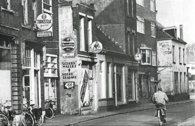 Kalanderstraat 28-30 schoenmakerij Noord Brabant Heijne. Brood Banket Overgoor.jpg