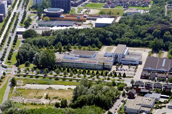 Het Wegenerpand met daarachter het Cromhoffspark, waar op termijn een nieuwe woonwijk moet komen.jpg