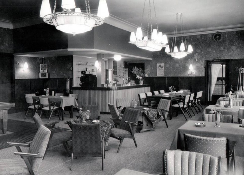 Deurningerstraat 27 Hotel Cafe Restaurant Avion interieur.jpg