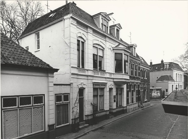 Noorderhagen 17, 19, 19a Huizen tussen Kloosterstraat en Brinkgaarden. 22-1-1981.jpg