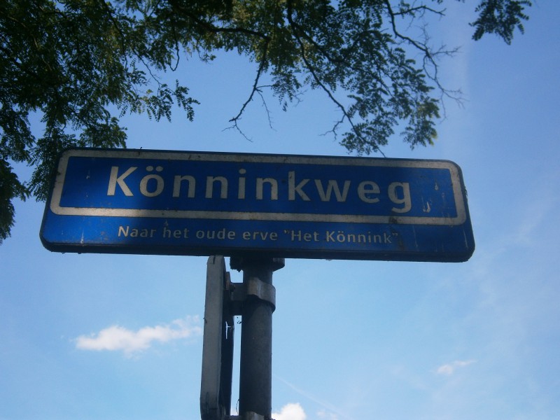 Könninkweg straatnaambord (2).JPG