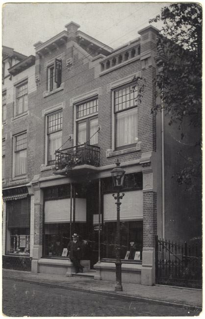 Hengelosestraat 20 nu Korte Hengelosestraat 20 nu bakkerij Jagers. Foto1912.jpg