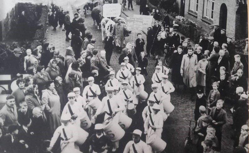 Usselerweg 29 thv Dr. Eekmanstraat feest ivm 12,5 jaar bestaan slager Klaas Jansen ca 1959.jpg