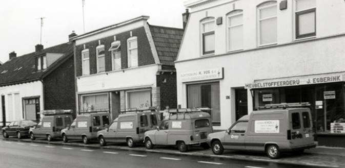 Deurningerstraat 124 meubelstoffeerderij J. Egberink voorheen Manufacturenmagazijn De Wolbaal.jpg