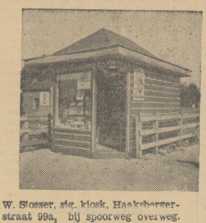 Haaksbergerstraat 99a W. Slosser sigarenkiosk bij spoorweg overweg krantenfoto Tubantia 19-6-1934.jpg