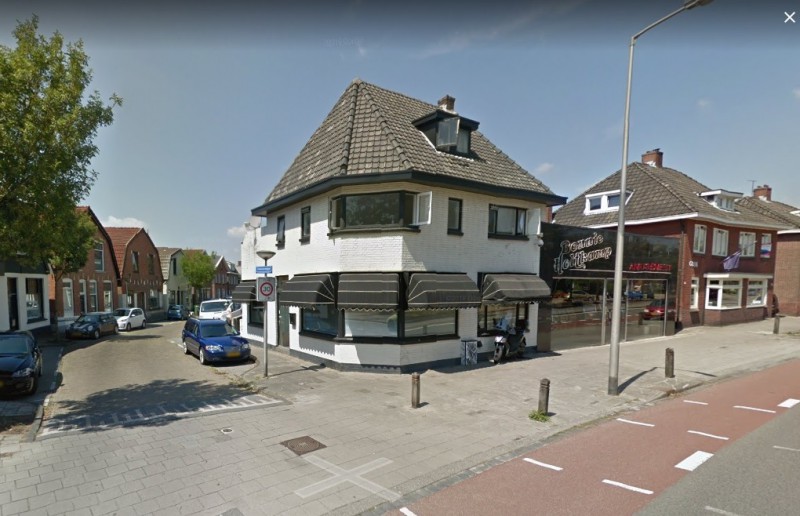 Oliemolensingel 82 hoek Gronausevoetpad vroeger pand Van Kempen's Touringcarbedrijf.jpg