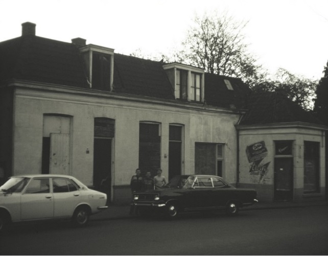 Espoortstraat 96 vroeger Gronausestraat Huizen naast het Stadskerkhof Algemene begraafplaats. 23-10-1971.jpg