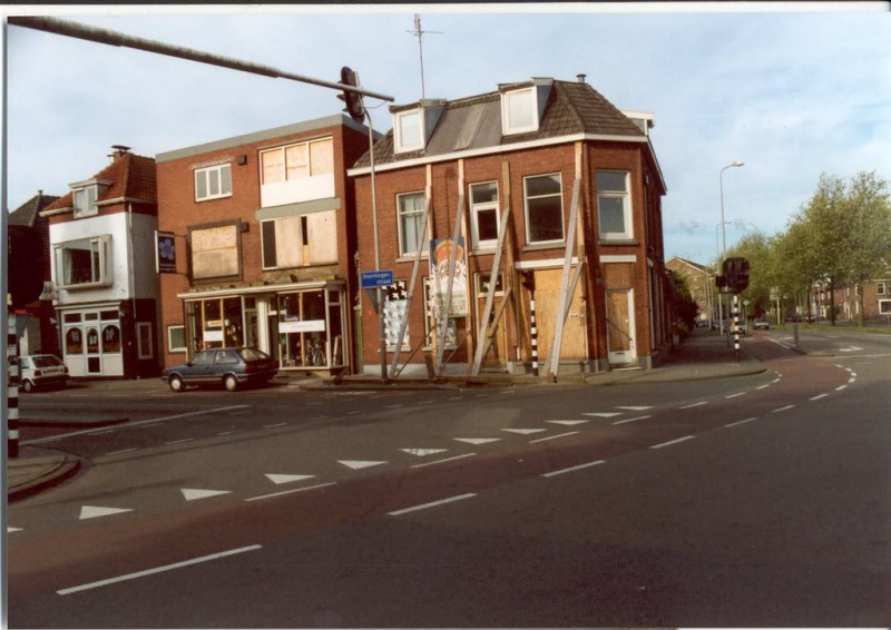 Deurningerstraat 123-125 na de vuurwerkramp..jpg