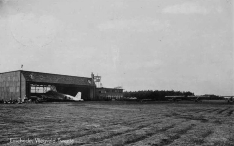 vliegveld Twenthe hangar (2).jpg