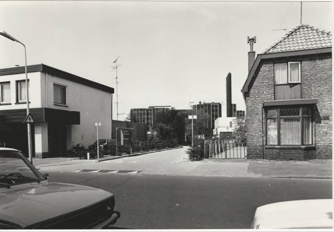 Wooldriksweg 104-112 Ambulance ingang Ziekenhuis Ziekenzorg 11-5-1982.jpg