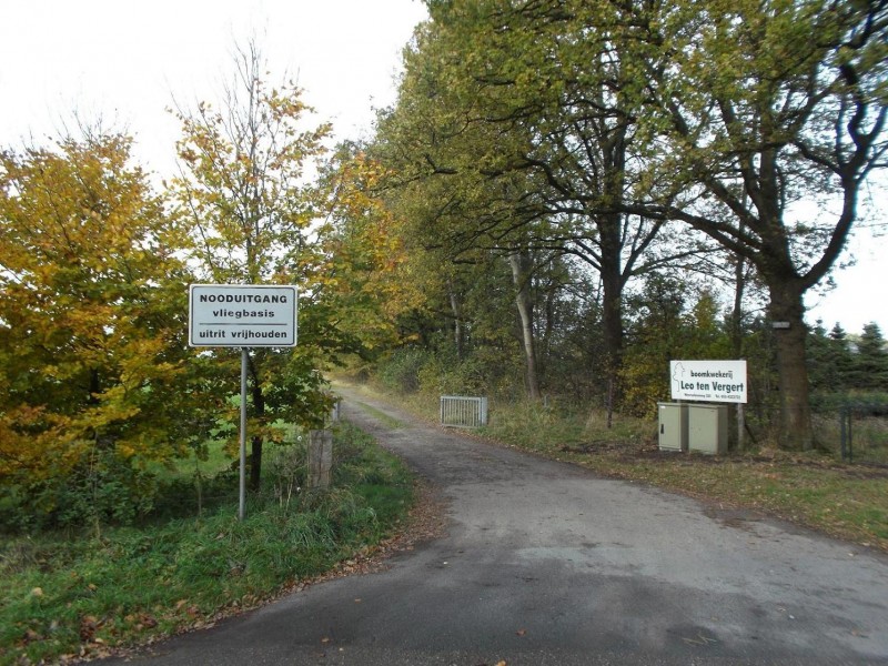 3. vervolg oude Weerseloseweg, gaat over in zandweg.JPG