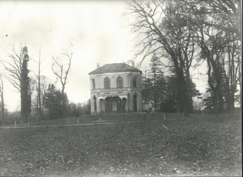 Oldenzaalsestraat 315 Huize 't Pott De villa in 1919 voor de verbouwing..jpg