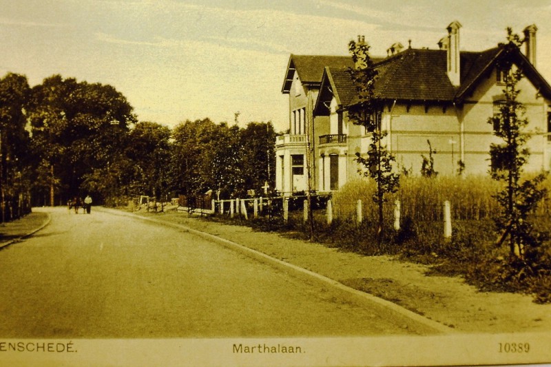 Marthalaan 1-3 vroeger woonhuis W.A.S. ter Kuile ca 1910.JPG