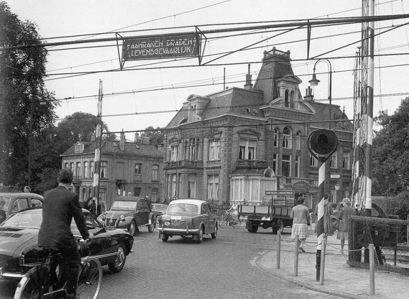 Molenstraat 1 hoek Hengelosestraat spoorwegovergang villa Kleiboer (2).jpg