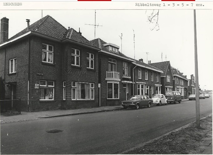 Ribbeltsweg 1, 2, 3, 4, e.v. woningen 19-3-1980.jpg