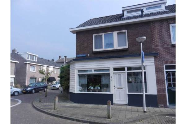 Esdoornstraat 1 hoek Kastanjestraat..jpg