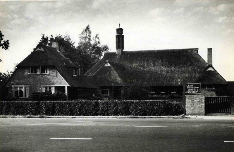 Hengelosestraat 479-481 Lagere Land- en tuinbouwschool 1950.jpg