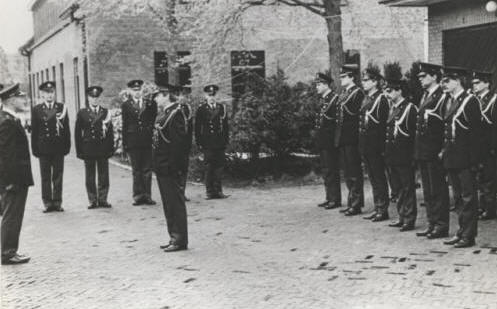 Vliegveld Twente Zuidkamp Koninklijke Marechaussee. Commando-overdracht brigade vliegbasis Twenthe 1 mei 1983.jpg