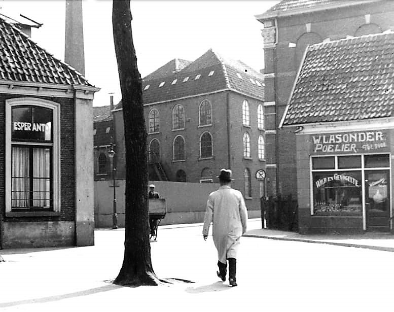 Zuiderhagen 54 Lasonder poelier. thans is hier het Koningsplein.jpg