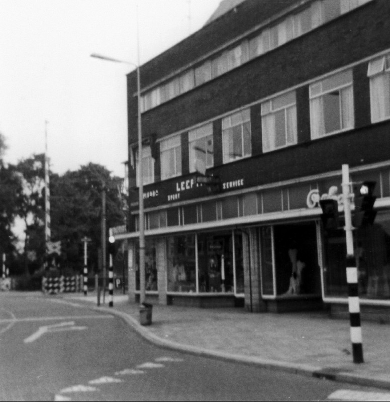 Hengelosestraat 30A Sporthuis Leeftink 1970.jpg