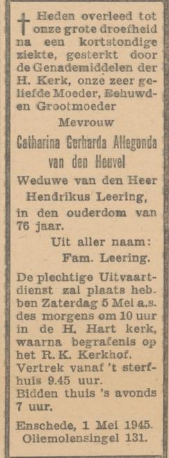 Oliemolensingel 131 Fam Leering advertentie Twentsche Courant 3-5-1945.jpg