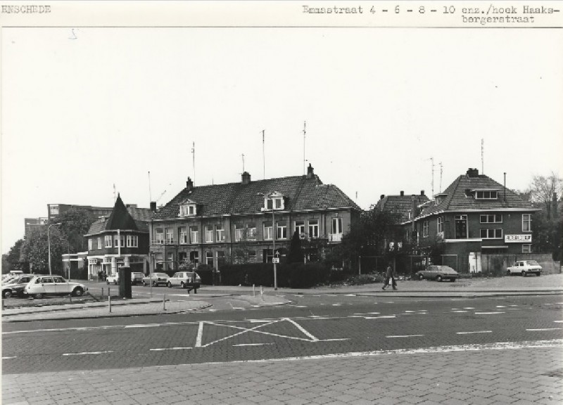 Emmastraat 4, 6, 8, 10 hoek Haaksbergerstraat 8-5-1980.jpg