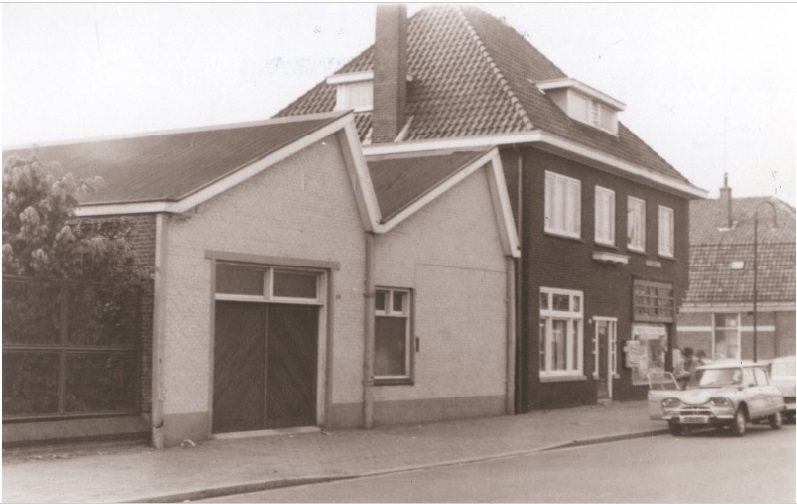Kuipersdijk 164-168 Voorzijde bedrijfspand en winkel 1967.jpg
