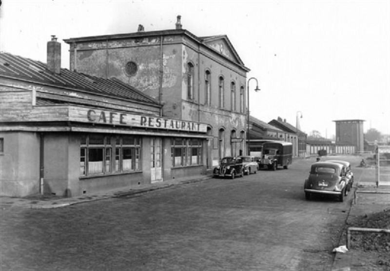 Stationsweg 9 Parkweg station staatsspoor cafe restaurant.jpg