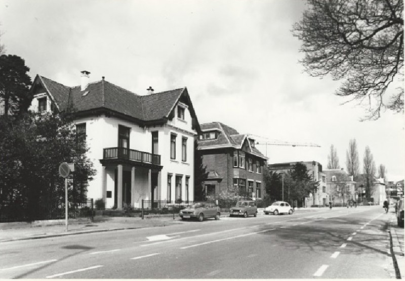 M.H. Tromplaan 10-16 villa's 2-4-1980.jpg