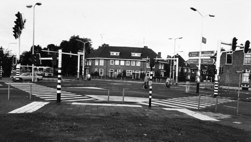 Hengelosestraat 141-143 hoek Tubantiasingel, Boddenkampsingel..jpg