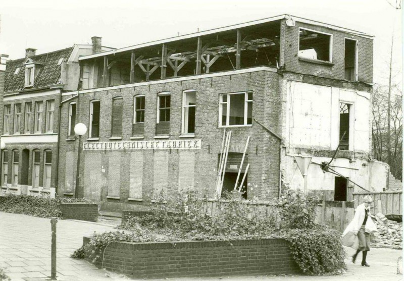 Wilhelminastraat 7-11 Sloop electrotechnische fabriek  Jansen-Edison 1981.jpg