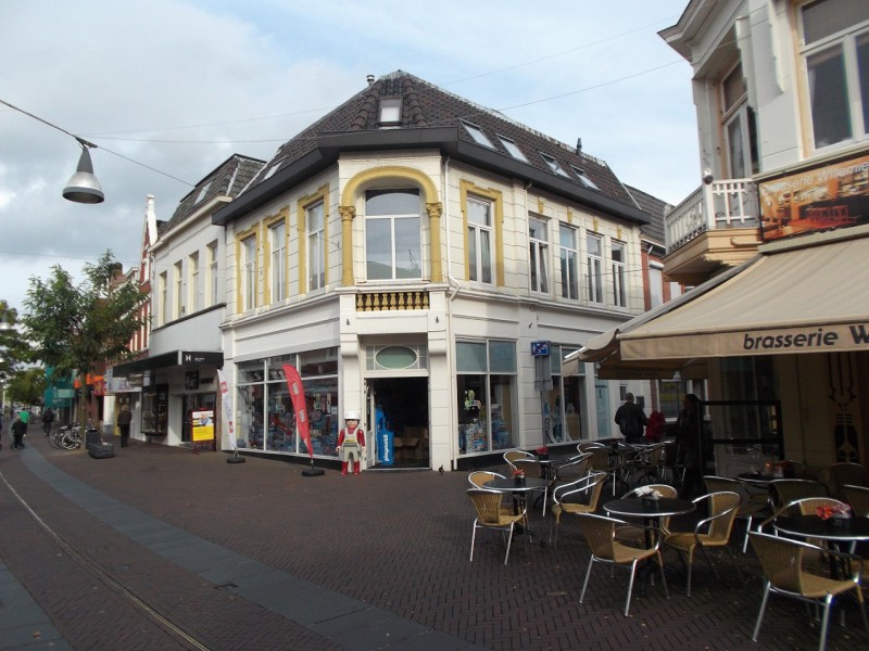 de heurne 18 vroeger Oldenzaalsestraat 18 hoek wilhelminastraat.JPG