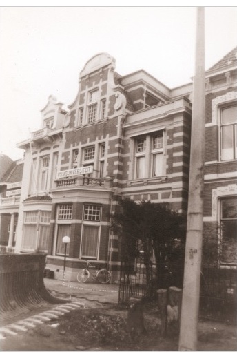 Haaksbergerstraat 64, 66 Voorgevels van panden Volksuniversiteit.jpg