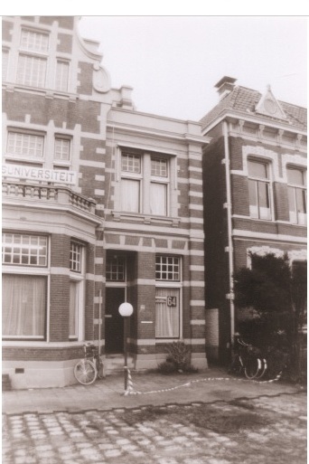 Haaksbergerstraat 62, 64 Voorgevels van pand Volksuniversiteit en pand 62.jpg