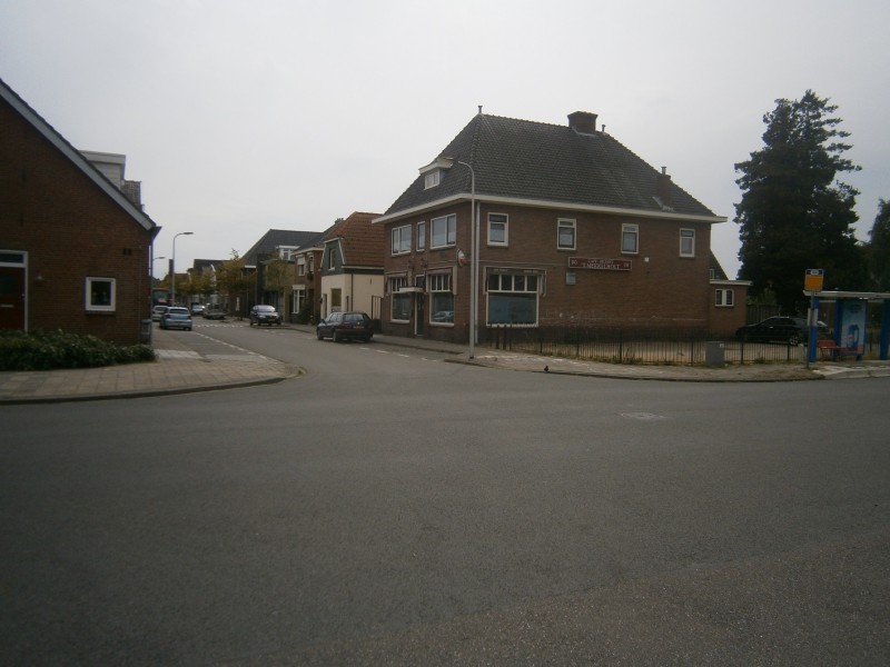 Mekkelholtsweg 45 vanaf Dr. van Damstraat richting Deurningerstraat cafe ,t Mekkelholt.JPG