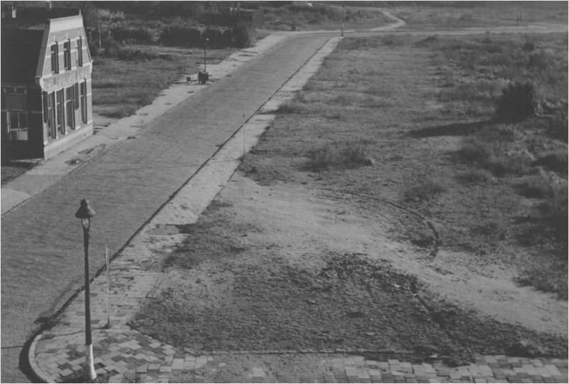 Tweede Veldkampstraat Gezien vanaf de Janninksweg 1946 kaalslag.jpg