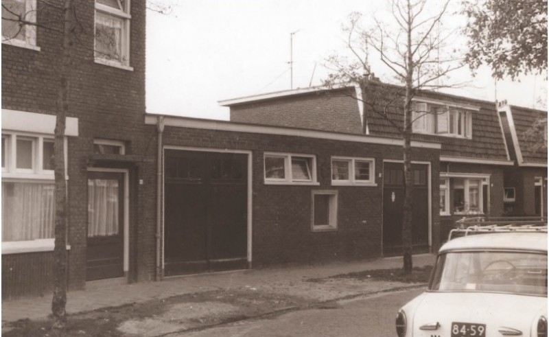 Siemensstraat 1-3 vanaf Lipperkerkstraat panden 1967.jpg