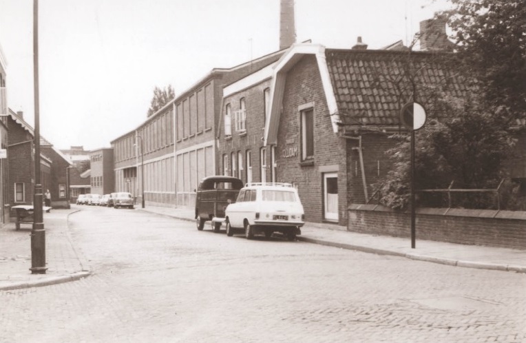 Hoge Bothofstraat 43 drukkerij Olijdam met fabriekshal. 1967.jpg