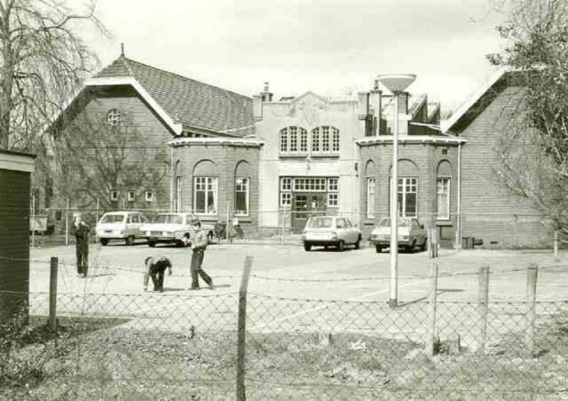 Borstelweg 29 Volksparksingel volksparkschool 4-4-1980.jpg