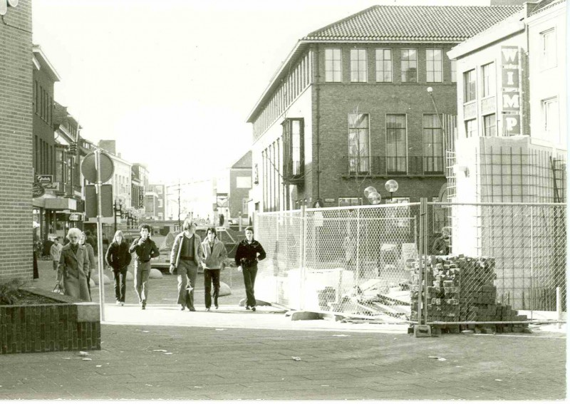 Langestraat 20-22 Haverstraatpassage richting van Loenshof. kiosken Wimpy Paping 1981 (2).jpg
