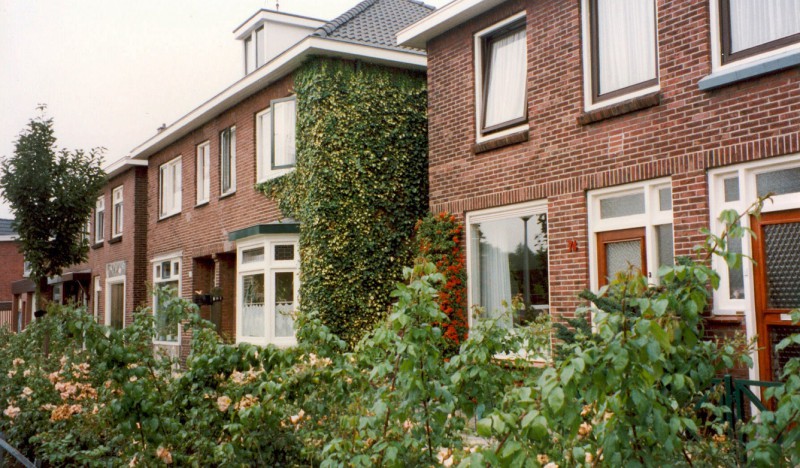 Sumatrastraat 74-76-78 Dubbele woonhuizen.jpg