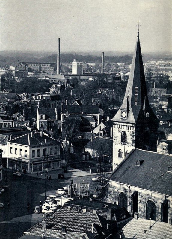 Bolwerkstraat 24 hoek Markt naast villa Cromhoff.jpg