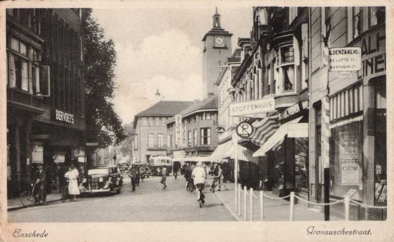 Langestraat 4  stoffenhuis met uithangbord van stomerij Palthe,.jpg