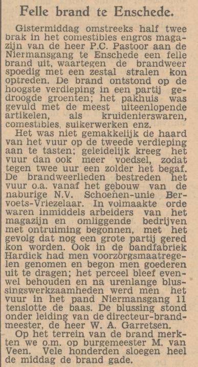 Niermansgang 11 P.C. Pastoor krantenbericht Tubantia 5-2-1949.jpg